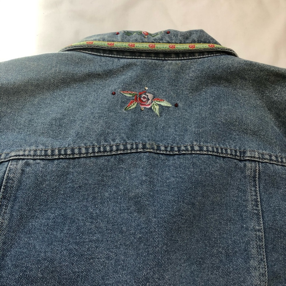Jean Jacket with floral patches - Picture 5 of 9